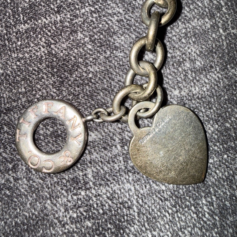 Return to Tiffany & Co. Heart Tag Toggle Necklace - Picture 2 of 4